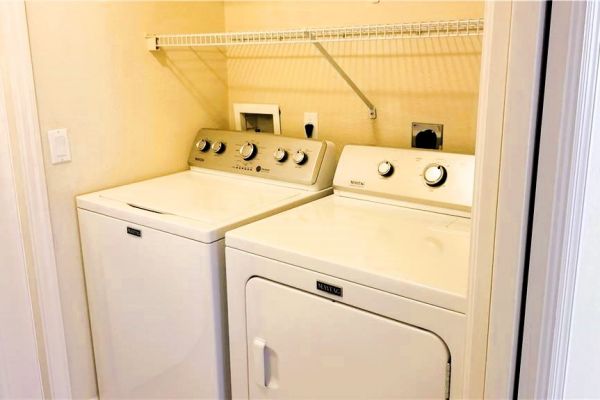 laundryE4018B2B-4EDA-AFC4-9D38-C8DB08D1CD7E.jpg